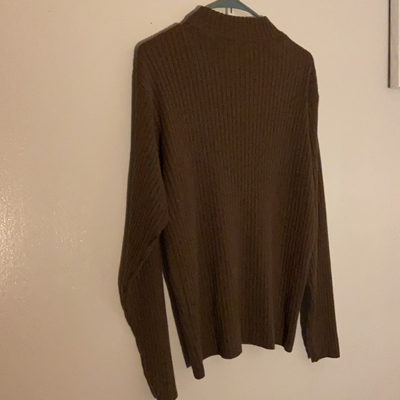 Brown Turtle Neck - Picture 2 of 3